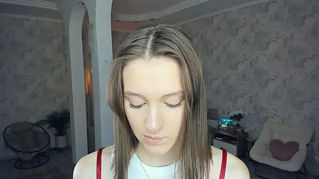 LianneBynon online show from June 26, 2026, 8:41 am