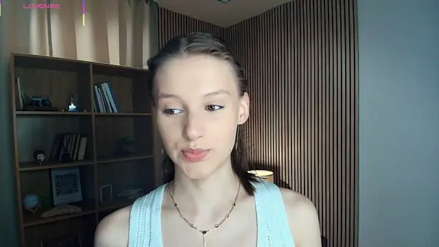 LianneBynon online show from July 19, 2026, 8:40 am