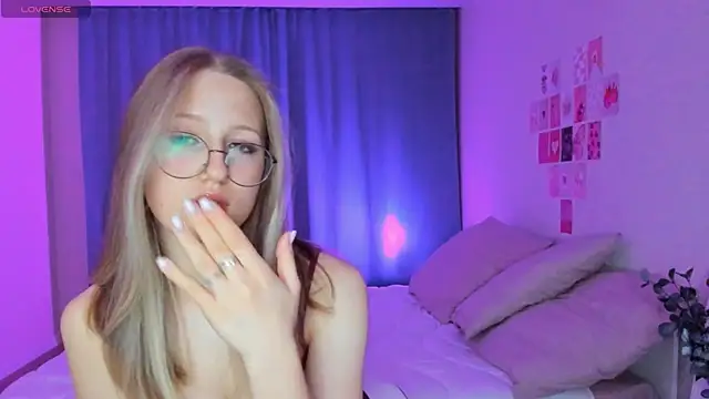 Vega Taylor online show from February 26, 2026, 3:38 am