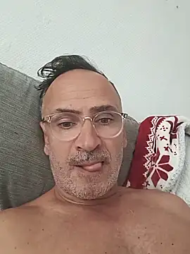 Snapshot of bobo672 chatting on May 19, 2026, 6:20 am bobo672 online show from May 19, 2026, 6:20 am
