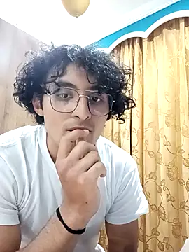 Apolo Men online show from March 13, 2026, 4:41 am