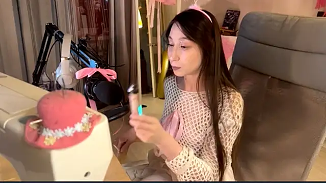 karinasun online show from February 25, 2026, 5:33 pm