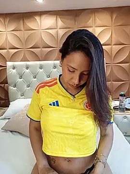Snapshot of MiaSantana_ chatting on June 17, 2026, 10:10 pm MiaSantana online show from June 17, 2026, 10:10 pm