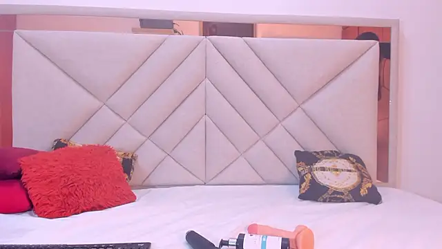 AmberQueen1 online show from February 21, 2026, 12:06 pm