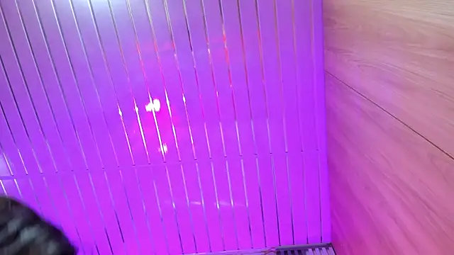 mlucreciasucker303av online show from February 6, 2026, 9:07 pm