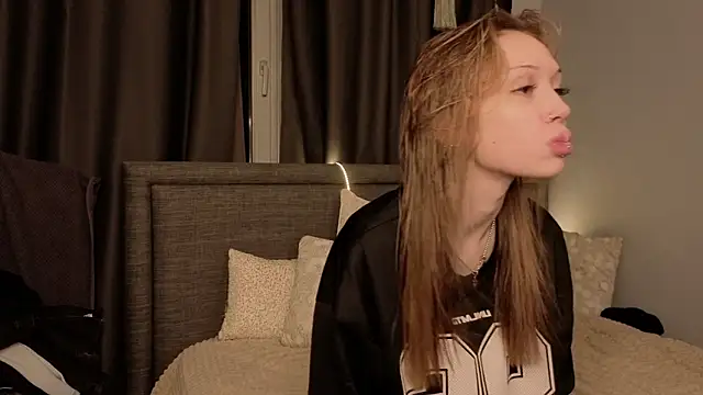 CarmenScott online show from March 1, 2026, 8:33 pm