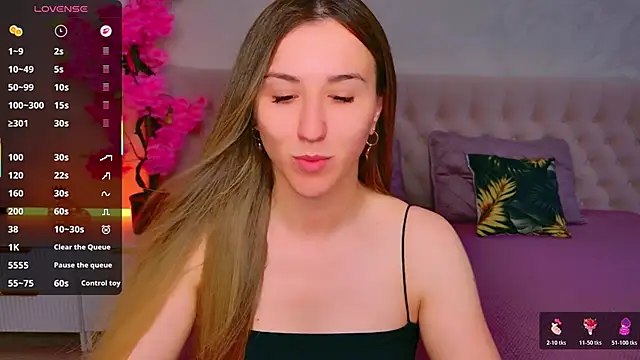 JasminUqueen online show from June 8, 2026, 1:39 am