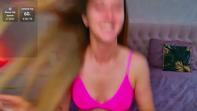 JasminUqueen online show from July 14, 2026, 2:05 am