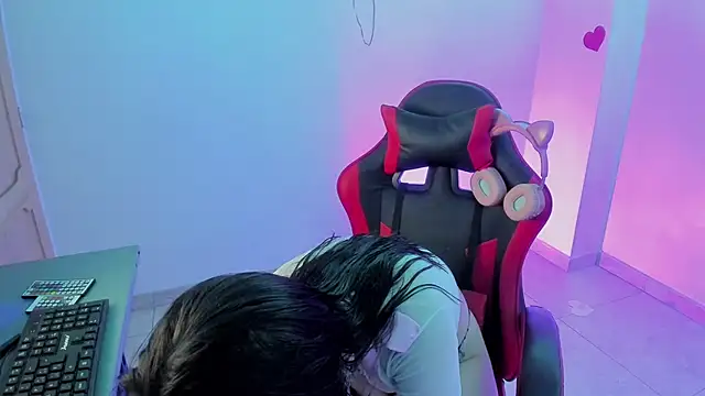 lunakill online show from March 3, 2026, 6:25 pm