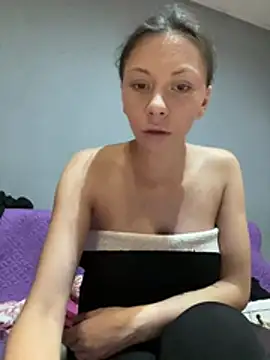 Snapshot of Foxy20withBear chatting on July 17, 2026, 7:19 pm Foxy20withBear online show from July 17, 2026, 7:19 pm