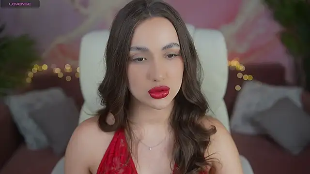 OliviaMoore  online show from July 24, 2026, 7:01 pm