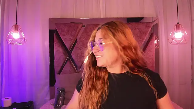 shantal cooper  online show from February 9, 2026, 7:18 pm