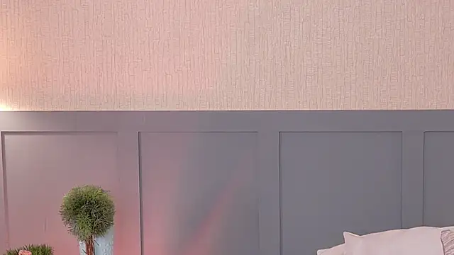 Annia-Greco online show from February 19, 2026, 2:57 pm