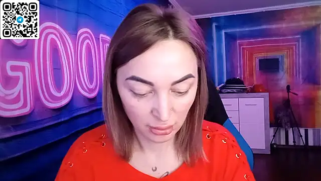Snapshot of Vellora_ chatting on May 6, 2026, 1:38 pm Vellora online show from May 6, 2026, 1:38 pm