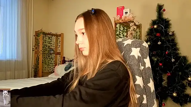 HoneyComfy online show from February 15, 2026, 11:08 am