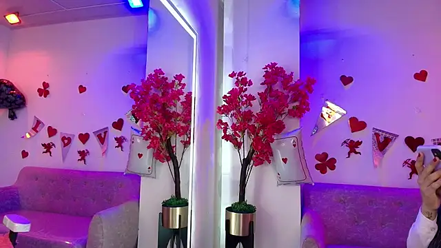 Maddie T18 online show from February 12, 2026, 11:49 am