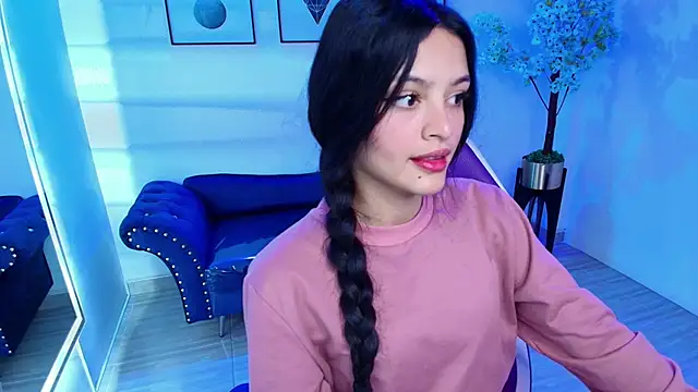 Snapshot of Maddie_T18 chatting on May 6, 2026, 11:26 am Maddie T18 online show from May 6, 2026, 11:26 am