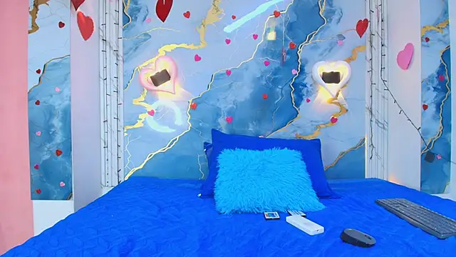 crystal love08 online show from February 26, 2026, 7:35 pm