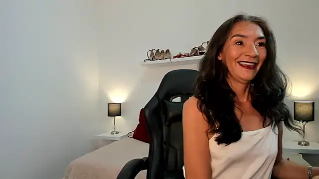 Emma Mendozaa online show from February 16, 2026, 11:39 am