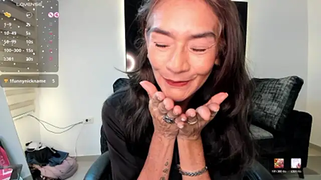 Snapshot of Emma_Mendozaa chatting on June 13, 2026, 11:30 am Emma Mendozaa online show from June 13, 2026, 11:30 am