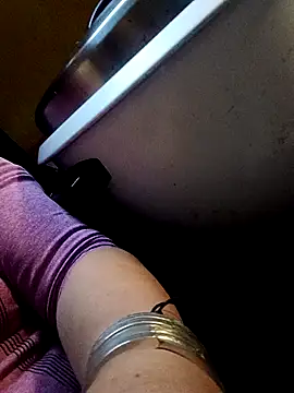 quynhbupbe11 online show from March 13, 2026, 5:47 am