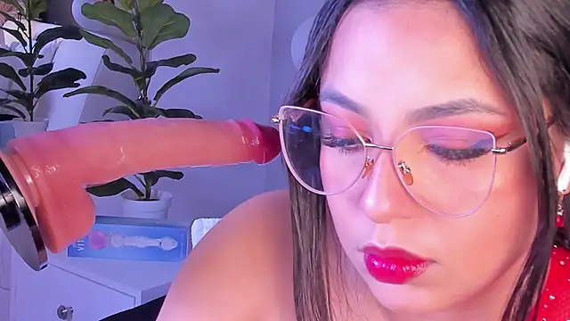 lunamiller 01 online show from July 1, 2026, 12:18 pm