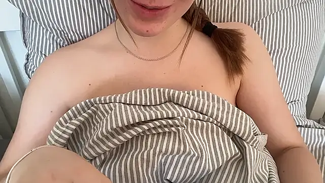 Lucyschickt online show from June 20, 2026, 7:11 am