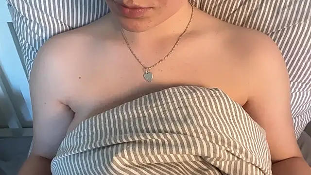 Lucyschickt online show from July 1, 2026, 2:18 pm