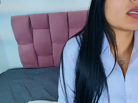 Snapshot of Melannyy__ chatting on June 7, 2026, 4:27 am Melannyy online show from June 7, 2026, 4:27 am