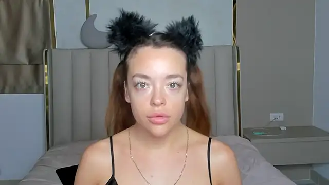 stellaa quenn online show from February 11, 2026, 12:15 am