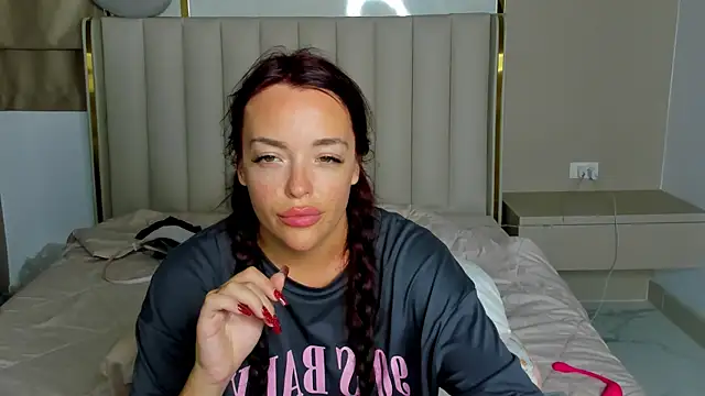 Snapshot of stellaa_quenn chatting on June 10, 2026, 12:37 pm stellaa quenn online show from June 10, 2026, 12:37 pm