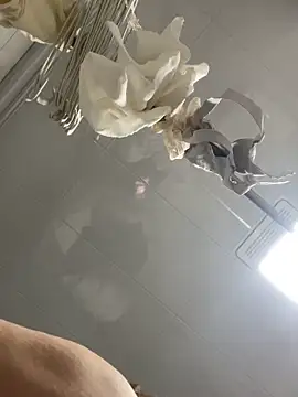 Youyou 12 online show from February 12, 2026, 2:34 pm