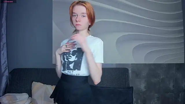 TarynPalek online show from April 25, 2026, 7:11 am