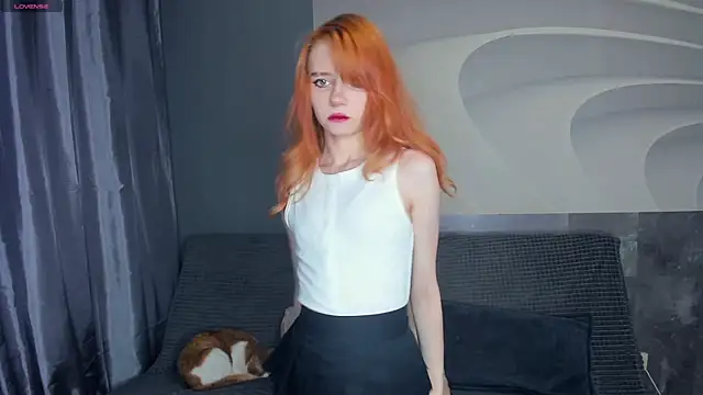 Snapshot of TarynPalek chatting on May 27, 2026, 7:27 am TarynPalek online show from May 27, 2026, 7:27 am