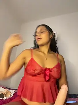 paulagomezz online show from March 19, 2026, 7:29 pm