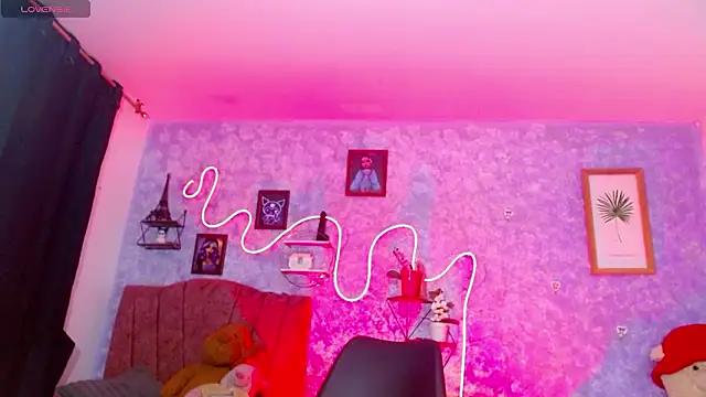 Everlin  Hot  online show from March 2, 2026, 10:44 am