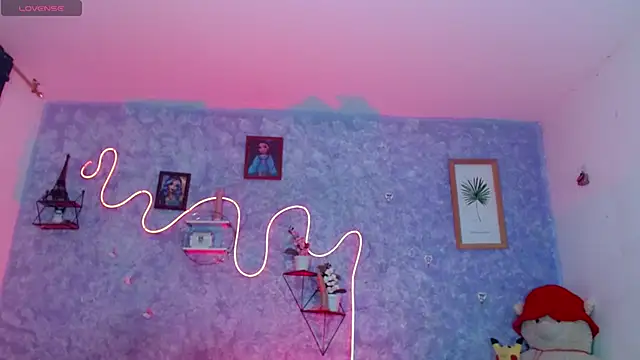 Everlin  Hot  online show from March 16, 2026, 5:44 am