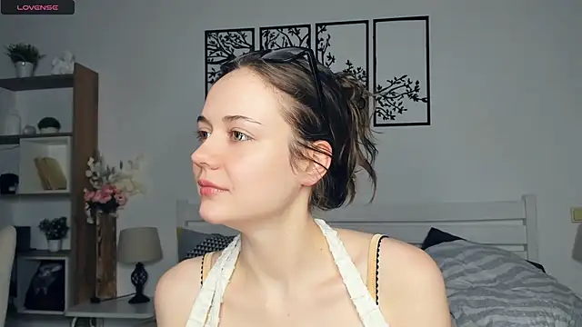 MalvinaTrafford online show from February 14, 2026, 8:27 pm