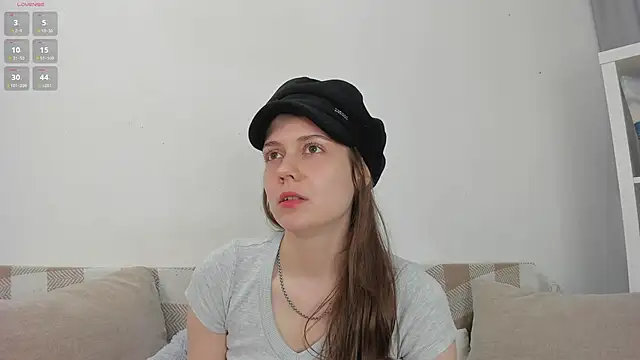 MalvinaTrafford online show from May 28, 2026, 2:25 pm