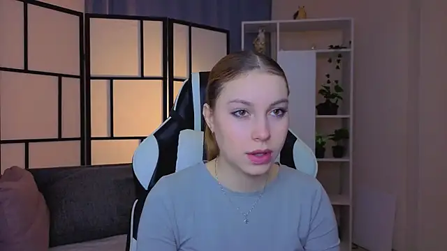 JadwigaTagliavia online show from February 3, 2026, 8:25 pm