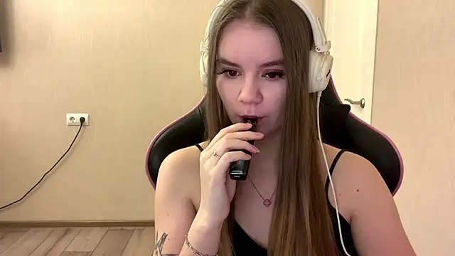 AgnesShy  online show from March 17, 2026, 11:24 am