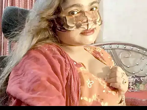 Nusrat Faria online show from June 16, 2026, 9:06 pm
