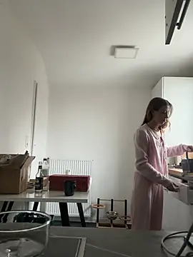 romyxxs online show from February 8, 2026, 10:18 am