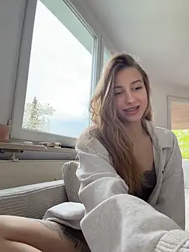 romyxxs online show from April 25, 2026, 5:54 pm