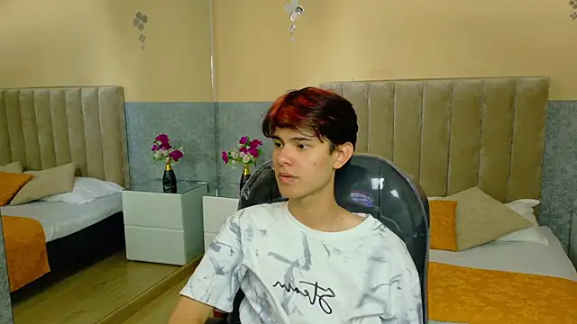 Snapshot of Derek_Sinn chatting on June 12, 2026, 8:30 pm Derek Sinn online show from June 12, 2026, 8:30 pm