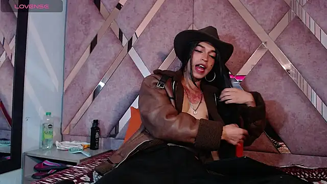 Snapshot of MeghanQueen__ chatting on February 25, 2026, 5:17 am MeghanQueen online show from February 25, 2026, 5:17 am