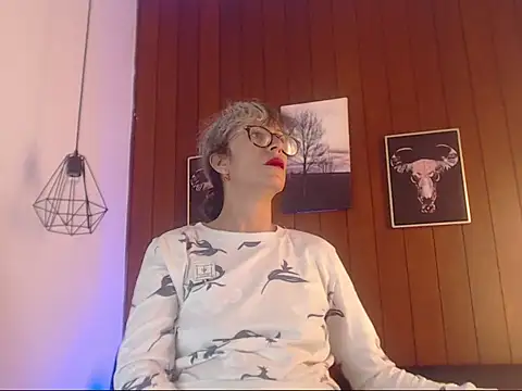 laurasofia45 online show from February 26, 2026, 1:26 am