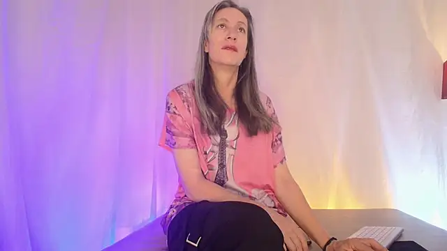 Snapshot of laurasofia45 chatting on July 1, 2026, 11:01 am laurasofia45 online show from July 1, 2026, 11:01 am