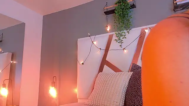 THALIAGRAY   online show from March 17, 2026, 2:27 am