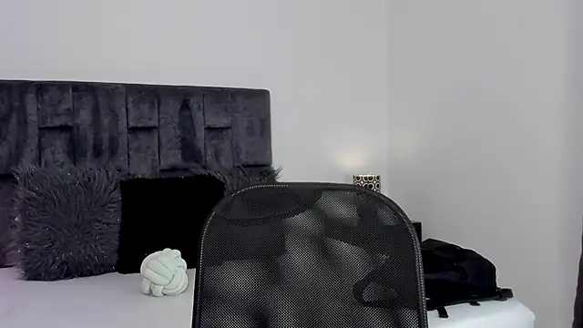 Malory Saenzz online show from February 8, 2026, 4:10 pm